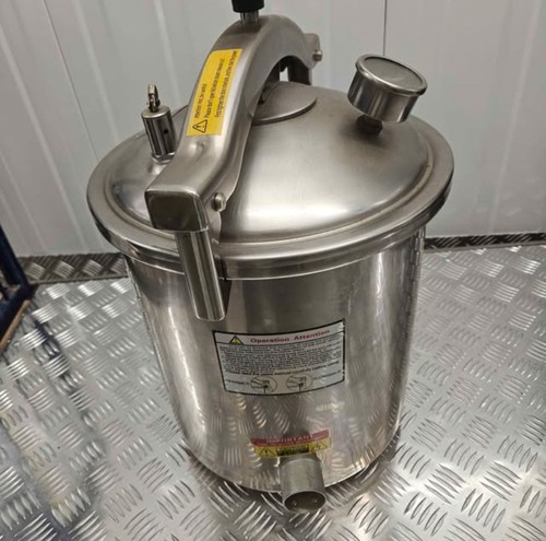 Portable steam steriliser - portable,
